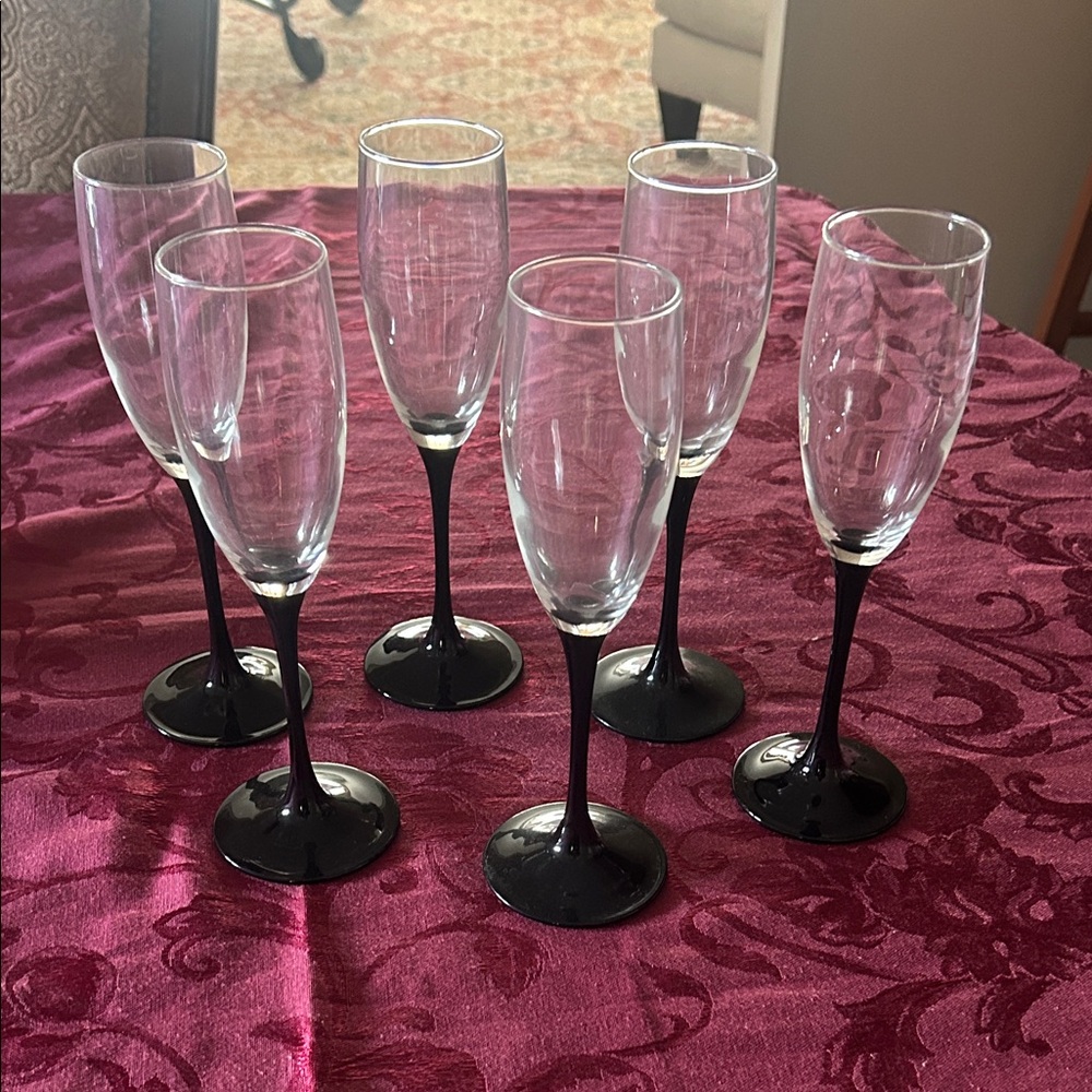 Elegant Black Stem Champagne Flutes Set